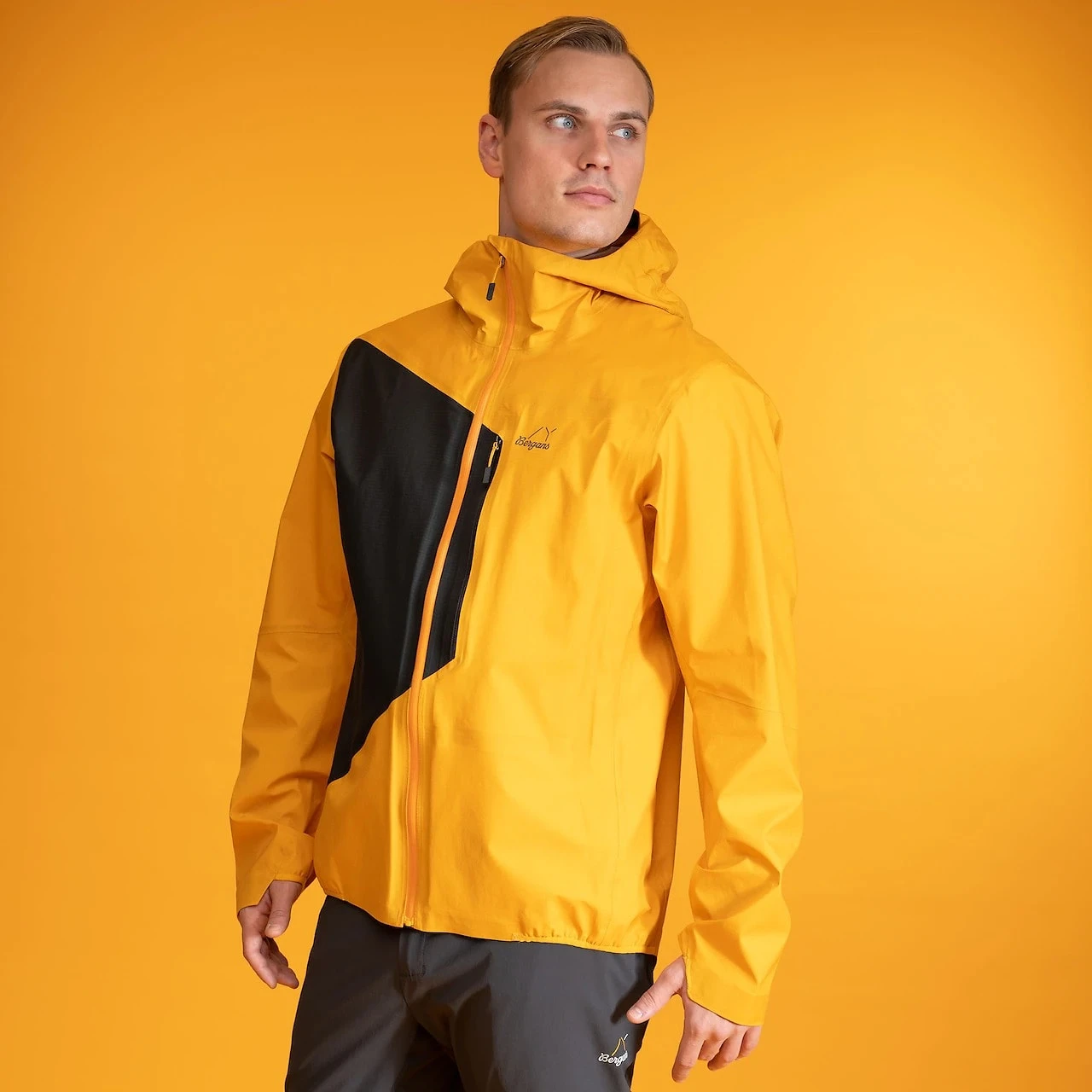 Bergans Of Norway Y LightLine Air 3L Shell Jacke Mango Yellow/Dark Shadow Grey - Bilde 2